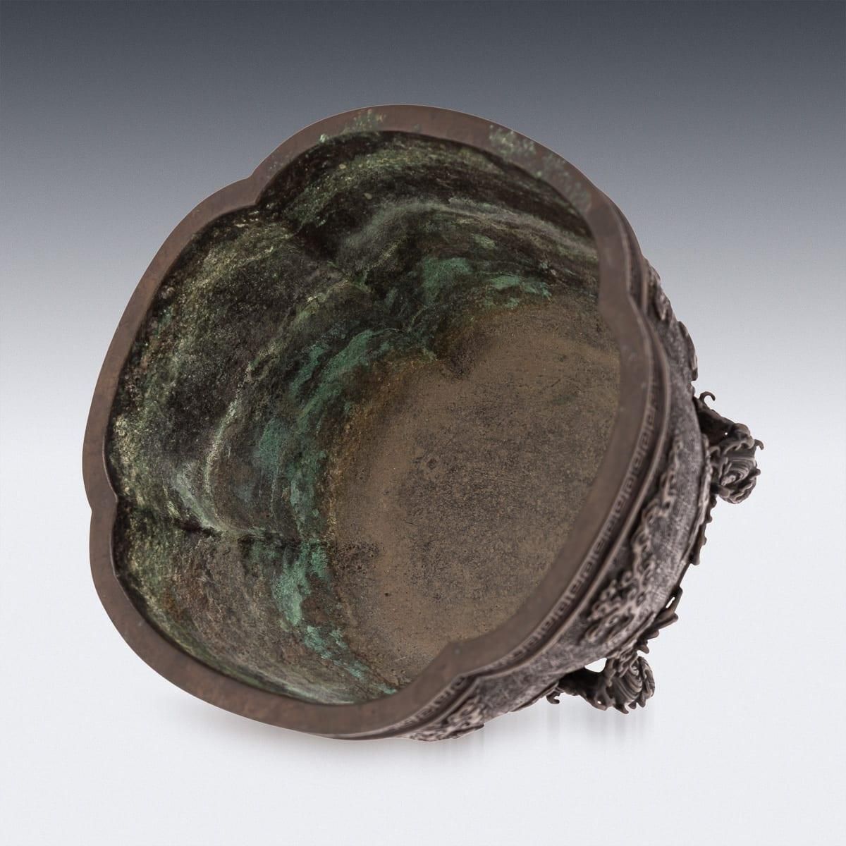 Antique 19thc Japanese Bronze Vessel In The Style Of The 17thc Edo Period photo vintage