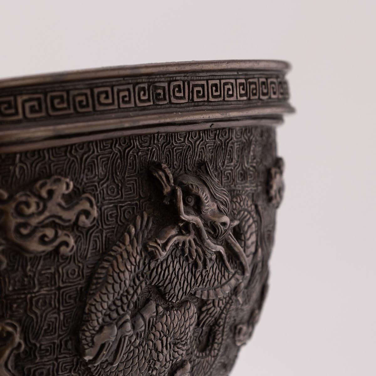 photo vintage Antique 19thc Japanese Bronze Vessel In The Style Of The 17thc Edo Period