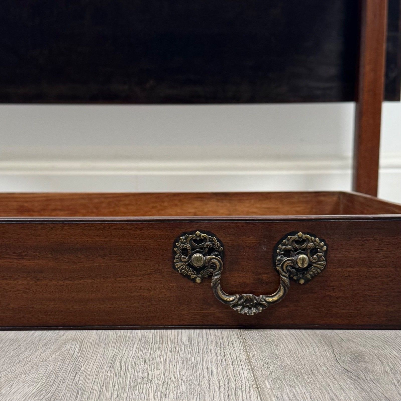 photo vinterior Antique 18th Century Georgian Writing Table In Mahogany ( Af 5679 )