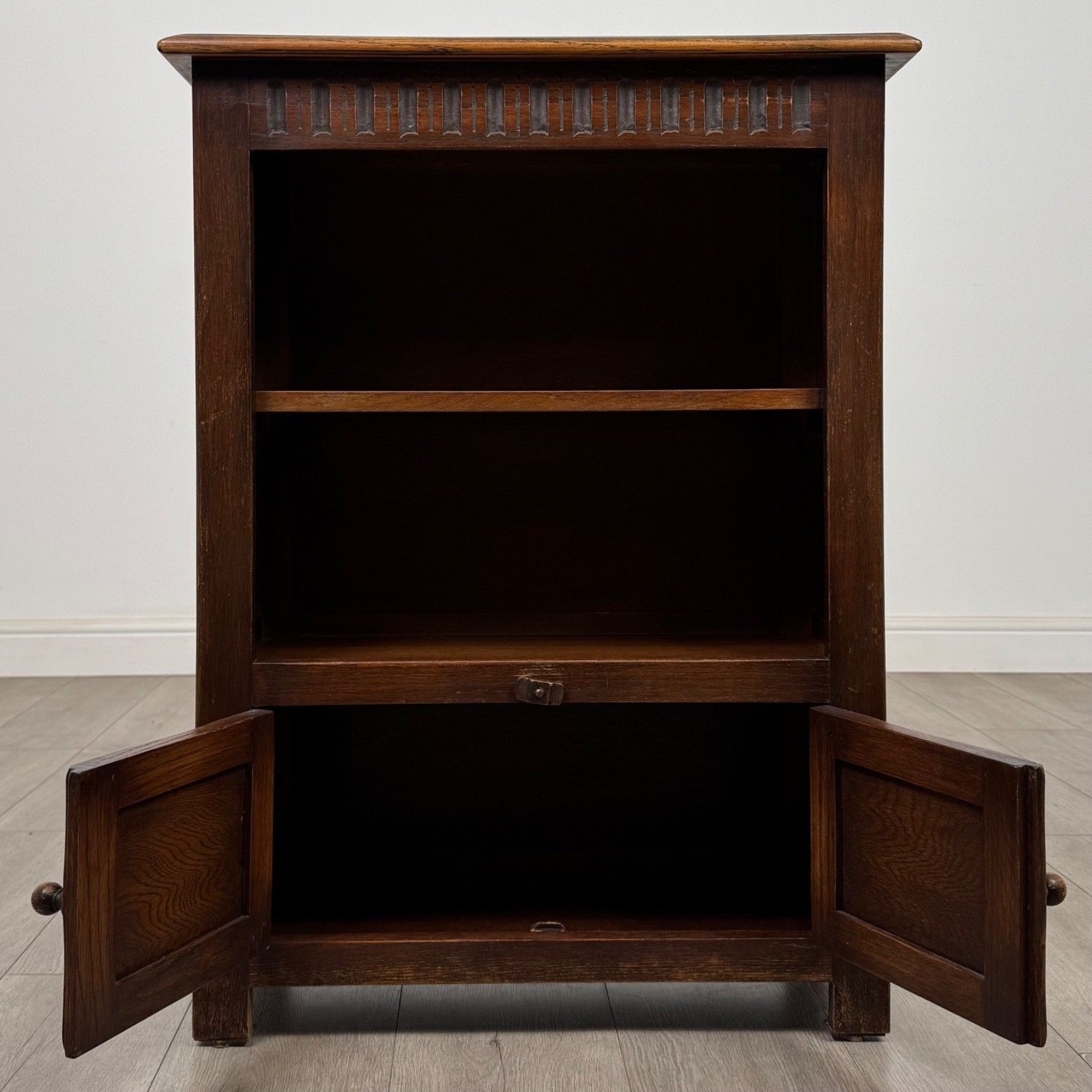 Antique 20th Century Good Quality Small Oak Cabinet ( Af 5615 ) photo furniture