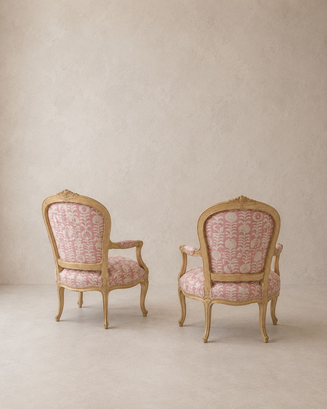 Pair Of Louis XVI Style Painted Fauteuils In Penny Morrison Killi Pink Linen photo vintage