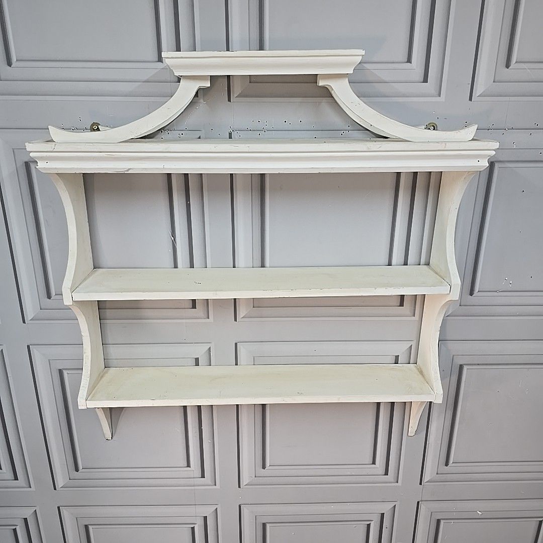 photo vintage Antique Wooden Wall Shelves Painted Decorative Display Delft Rack Shelf
