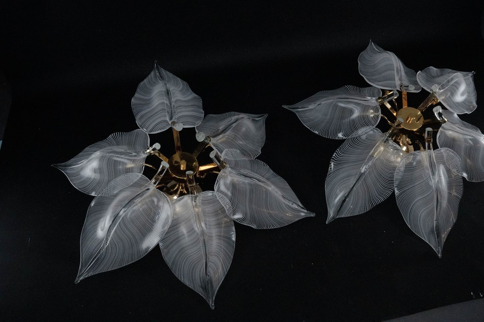 photo vinterior Rare Pair Of Large 1970s Franco Luce Murano Glass Leaf Ceiling Flush Mounts