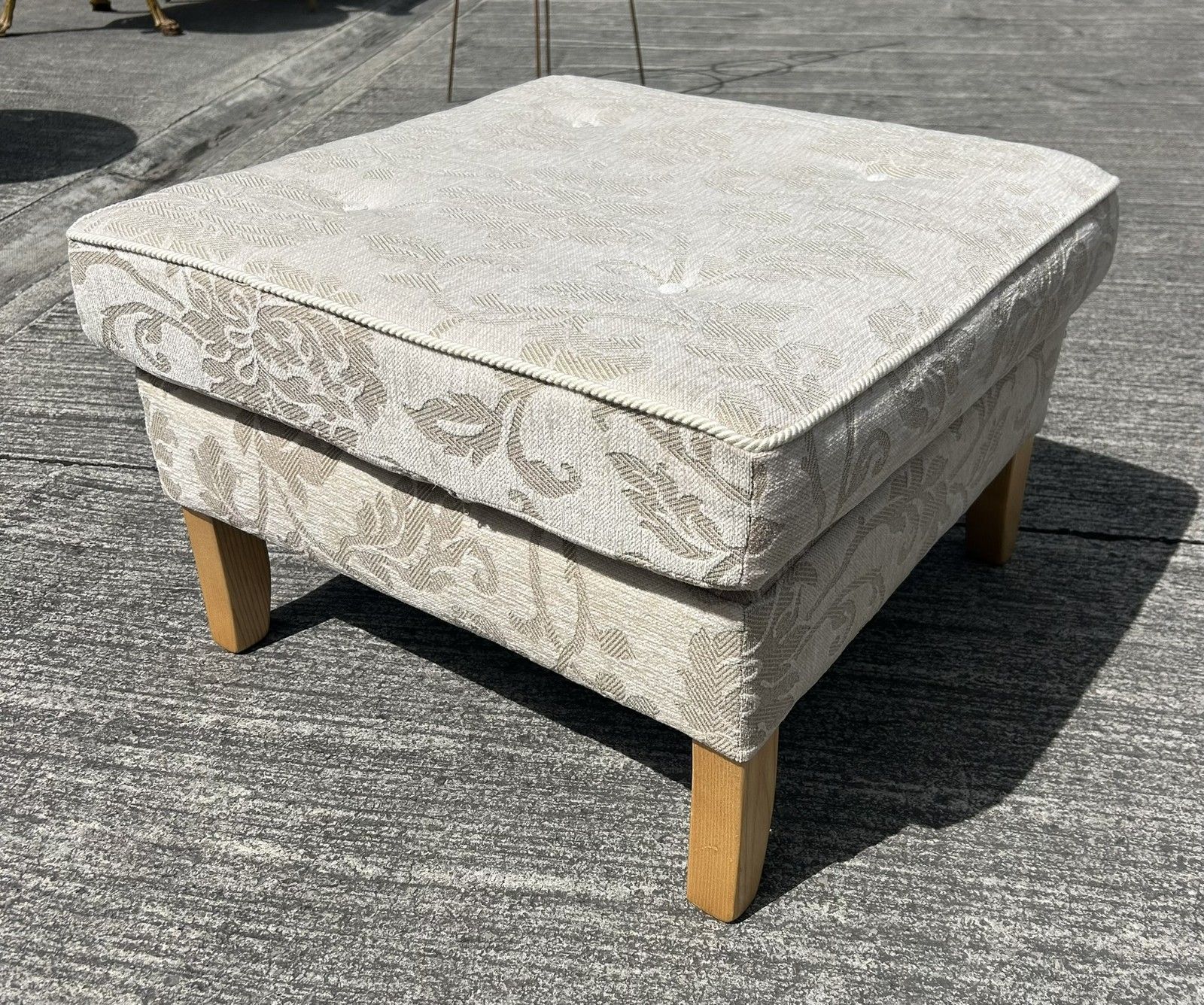 Ercol Palma Premier Footstool Pouffe In Pavina Beige Fabric photo 110.0