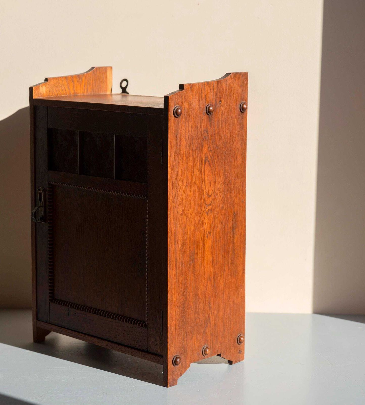 Antique Dutch Art Deco Oak Wall Cabinet – Geometric Medicine Chest With Glass Panels, 1920s Design photo vintage