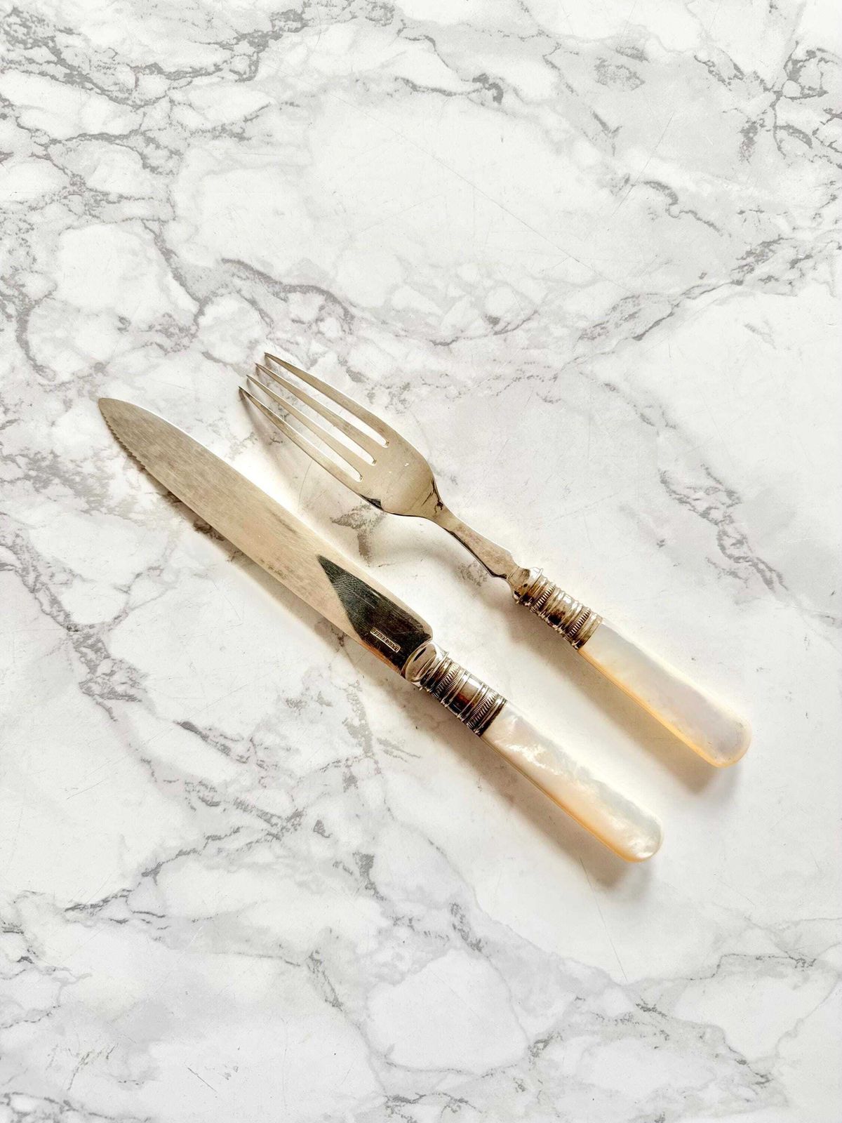 Antique Mother Of Pearl And Silver Plated English Made Set Of 12 Cutlery Pieces Engraved Blades Original Satin Lined Case 6 Forks 6 Knives photo Home Decor