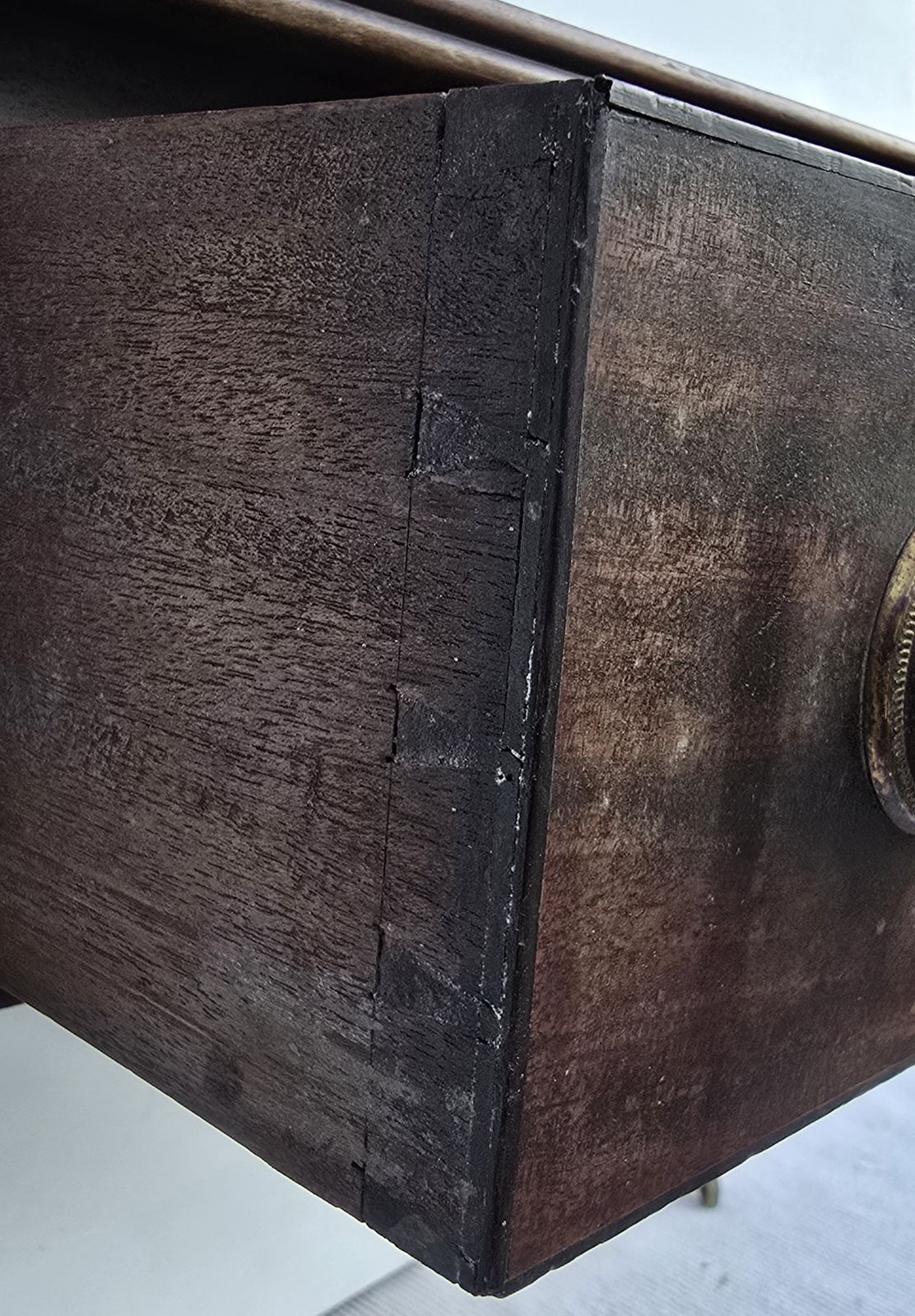 photo vinterior An Antique Regency Mahogany Writing Desk On Castors.