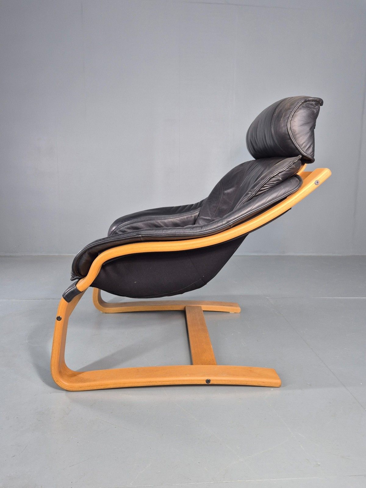 Vintage 1970s Leather Lounge Chair Bentwood Frame Danish Retro Mcm Eb08277 photo vinterior