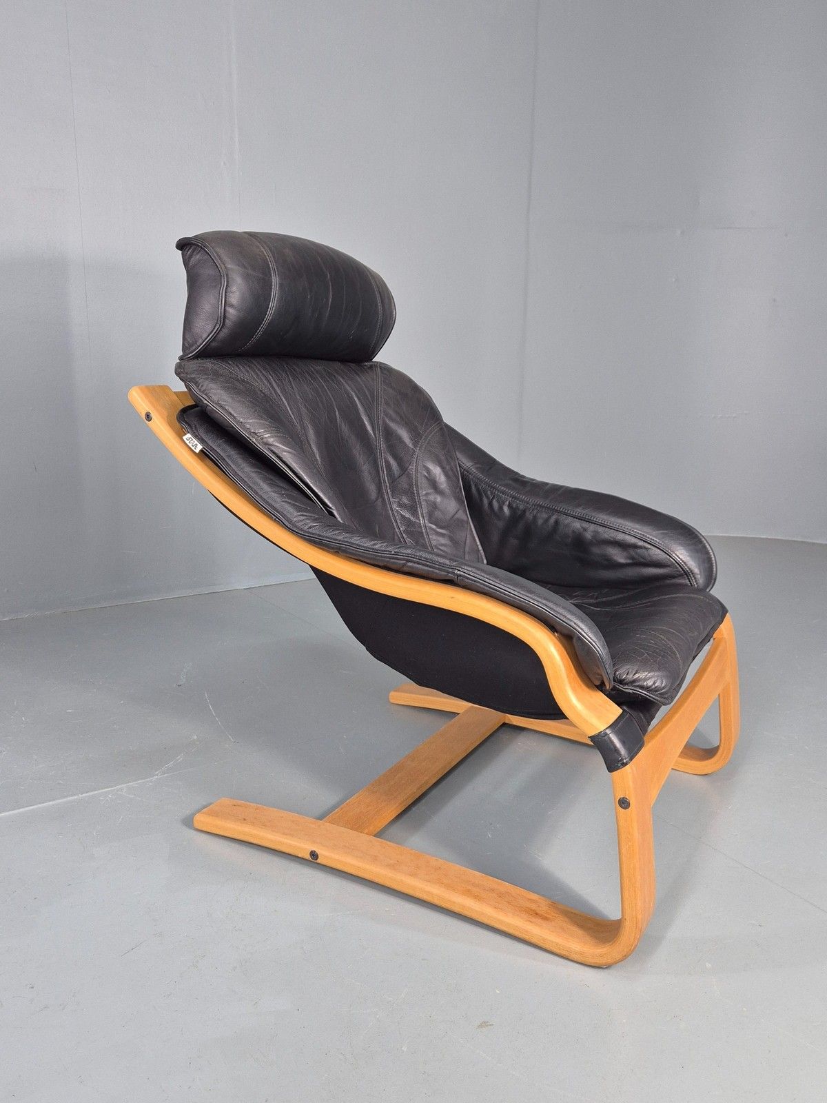 photo for sale Vintage 1970s Leather Lounge Chair Bentwood Frame Danish Retro Mcm Eb08277