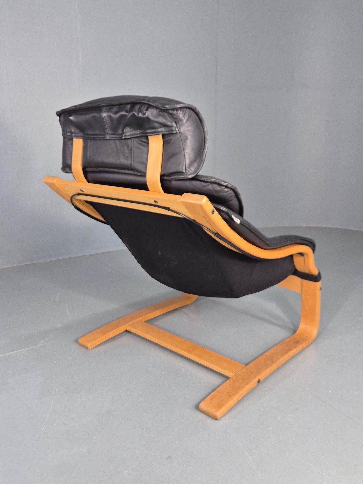 325.0 Vintage 1970s Leather Lounge Chair Bentwood Frame Danish Retro Mcm Eb08277 photo