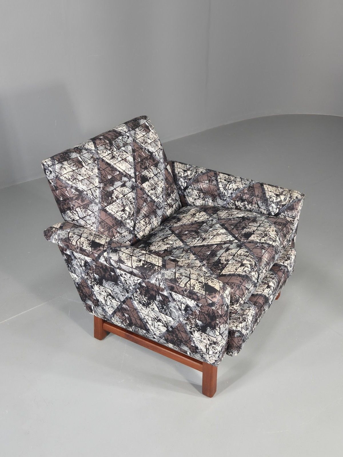 325.0 Vintage Midcentury Modern Lounge Chair Swedish Design Abstract Pattern Eb11100 photo