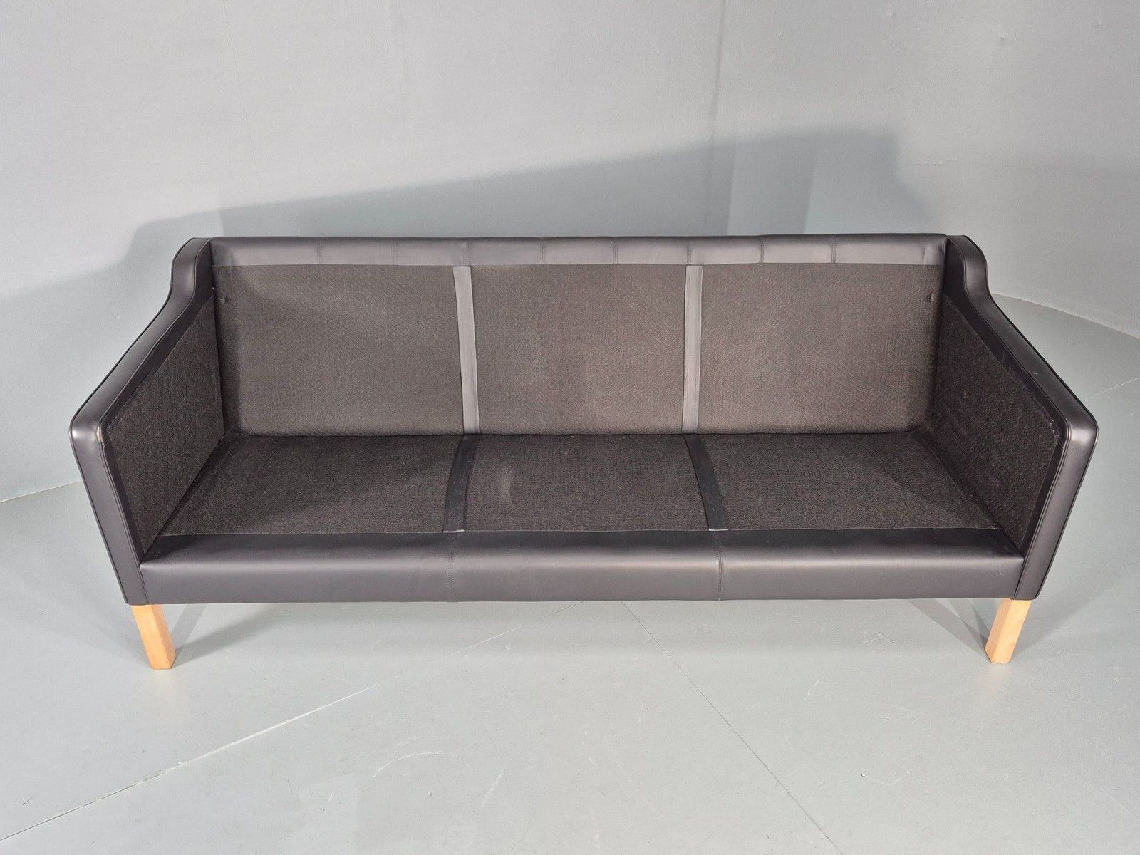 photo furniture Vintage 3 Seater Sofa Danish Black Leather 1980s Retro Mid Century Style Eb11938