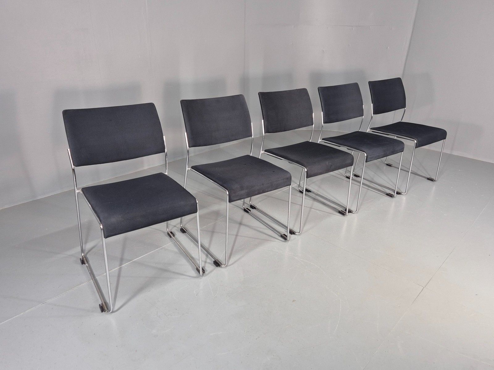 5 Vintage Stacking Chairs Chrome Rod And Black Cloth Brunner Brand Eb12003 photo buy
