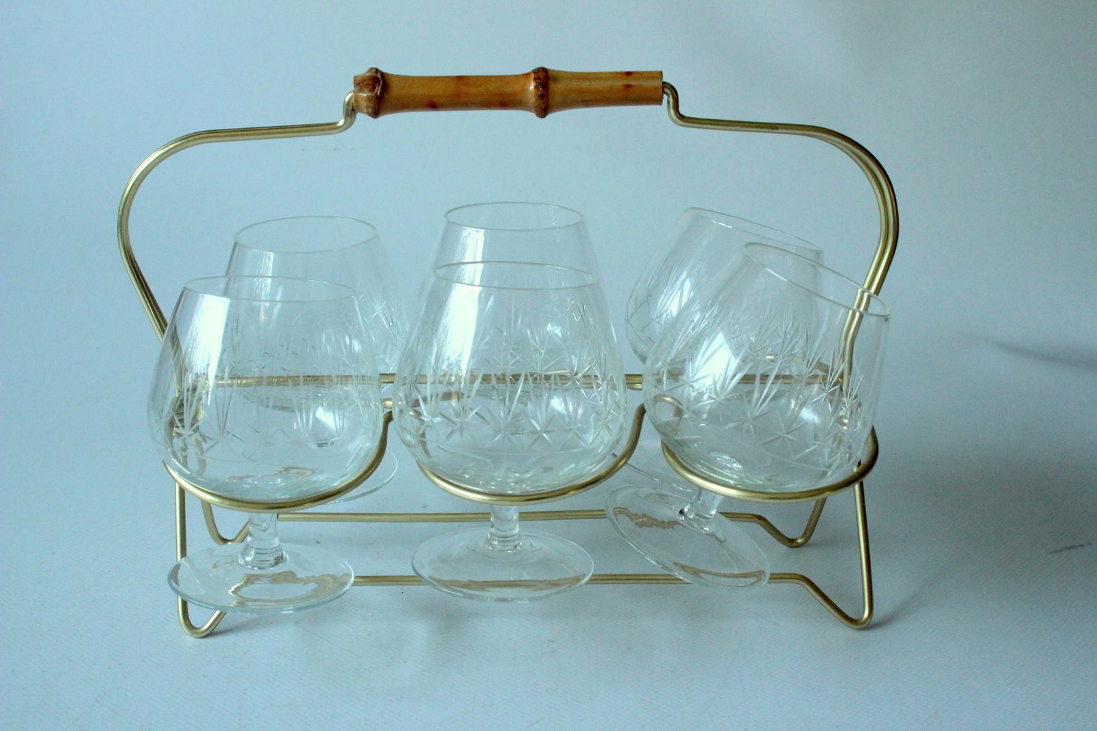 1950s   Rockabilly Old Cut Cognac Glasses In A Brass Stand With Wooden Handle   Set Of 6 Glasses And A Stand   Vintage