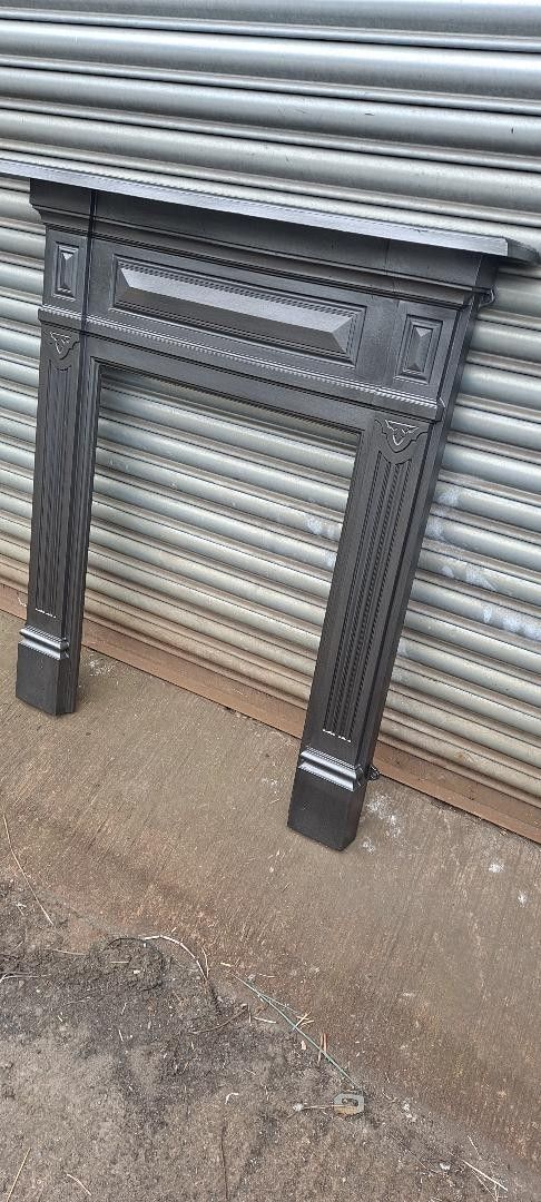 550.0 Original Antique Victorian Edwardian Cast Iron Fireplace Cast Iron Fire Surround photo