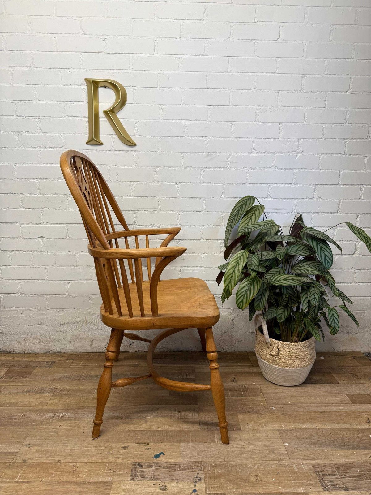 Antique English Windsor Armchair In Elm & Ash photo for sale