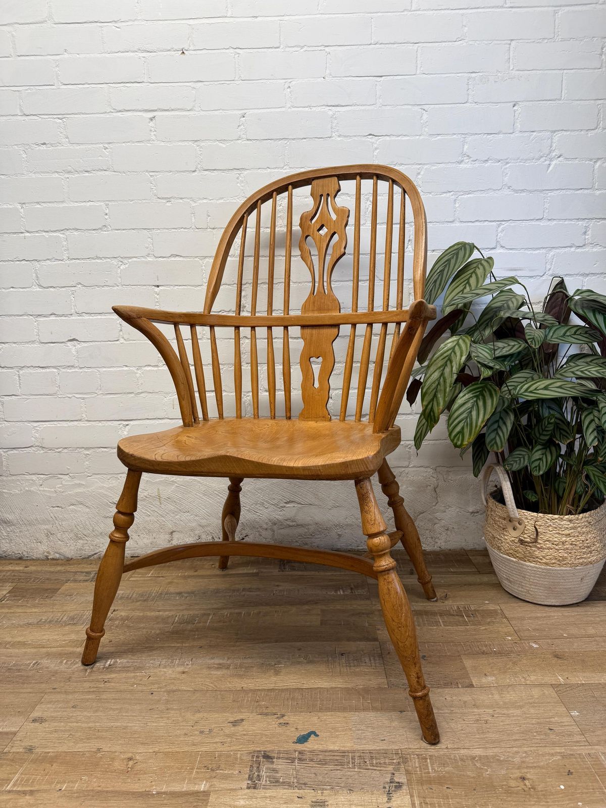 Antique English Windsor Armchair In Elm & Ash photo vintage