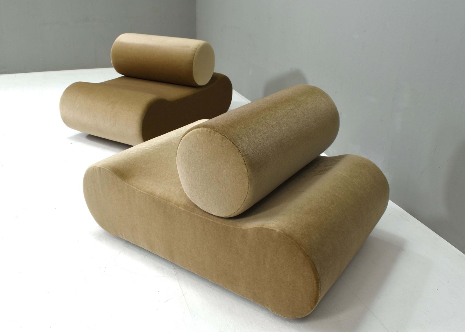 photo vinterior Klaus Uredat ‘Corbi’ For Cor Lounge Chairs In New Mohair, Germany – 1969
