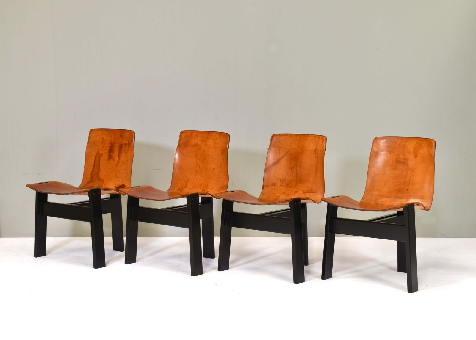 Set Of 4 Mangiarotti For Skipper ‘Tre 3’ Dining Chairs In Cognac Leather   1978 photo for sale