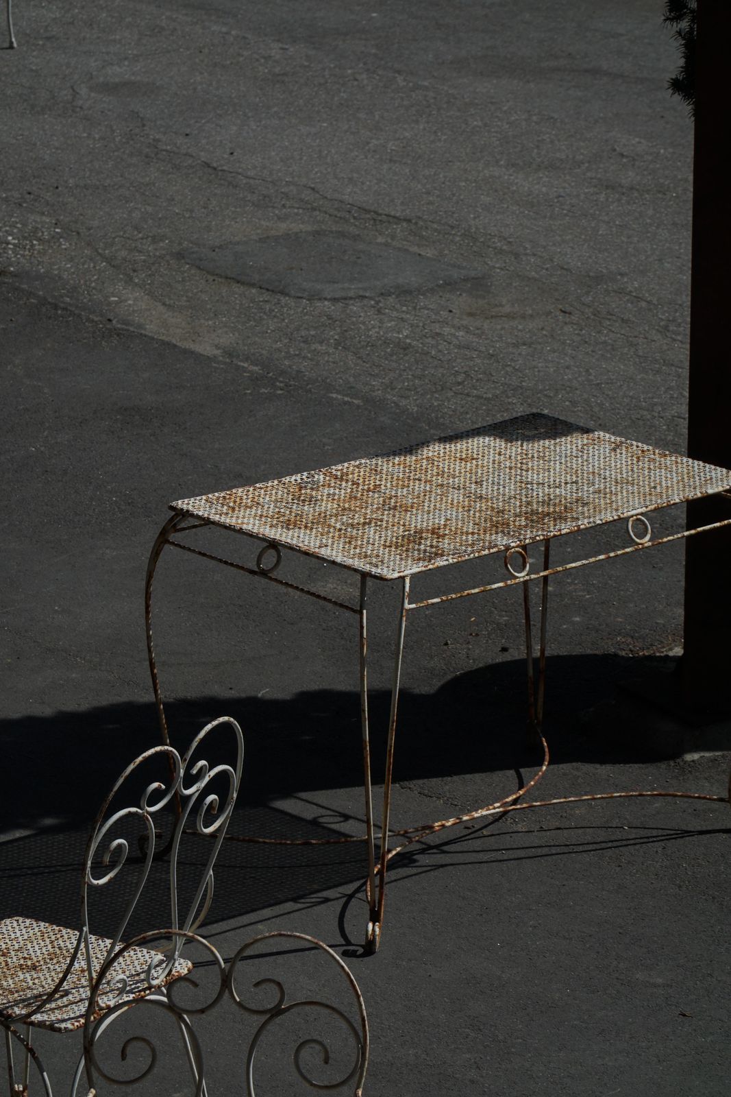 photo vinterior French Wrought Iron Garden Set With Table & Five Chairs, Mid 20th Century, 1950s