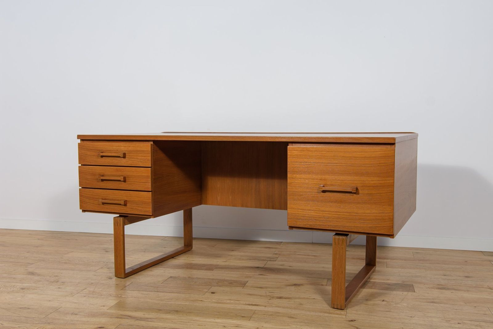 Mid Century Teak Freestanding Desk By Torben Valeur & Henning Jensen For Dyrlund, Denmark, 1960s photo furniture