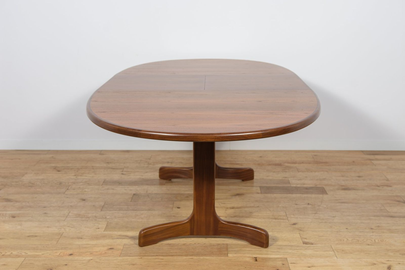 1164.0 Mid Century Oval Dining Table In Teak From G Plan, United Kingdom, 1960s photo