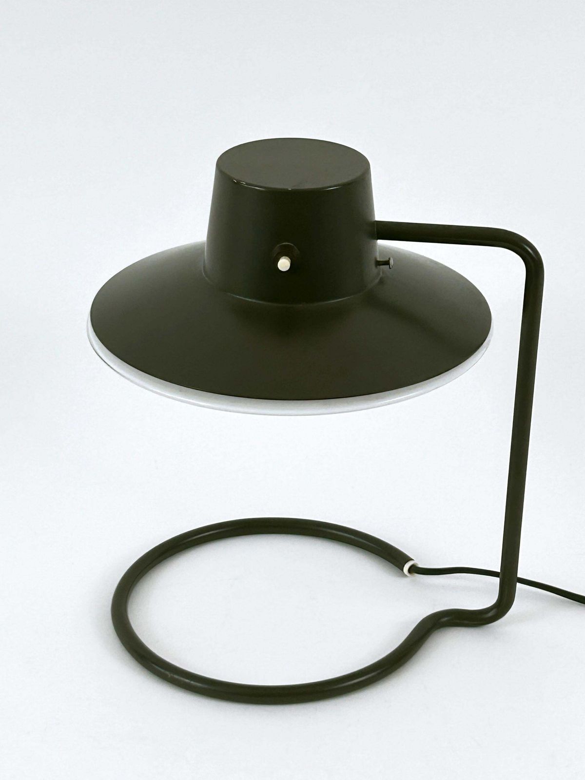 Early Dark Brown Oxford Table Lamp By Arne Jacobsen For Louis Poulsen 1960s photo Lighting