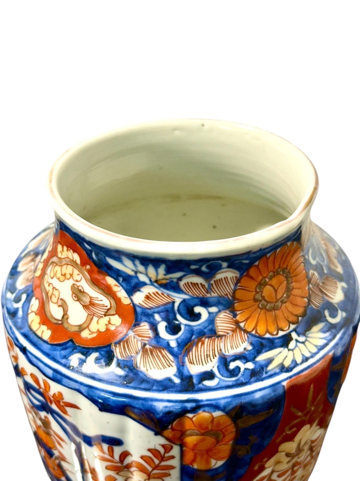 photo furniture Pair Of 19th Century Japanese Imari Porcelain Vases
