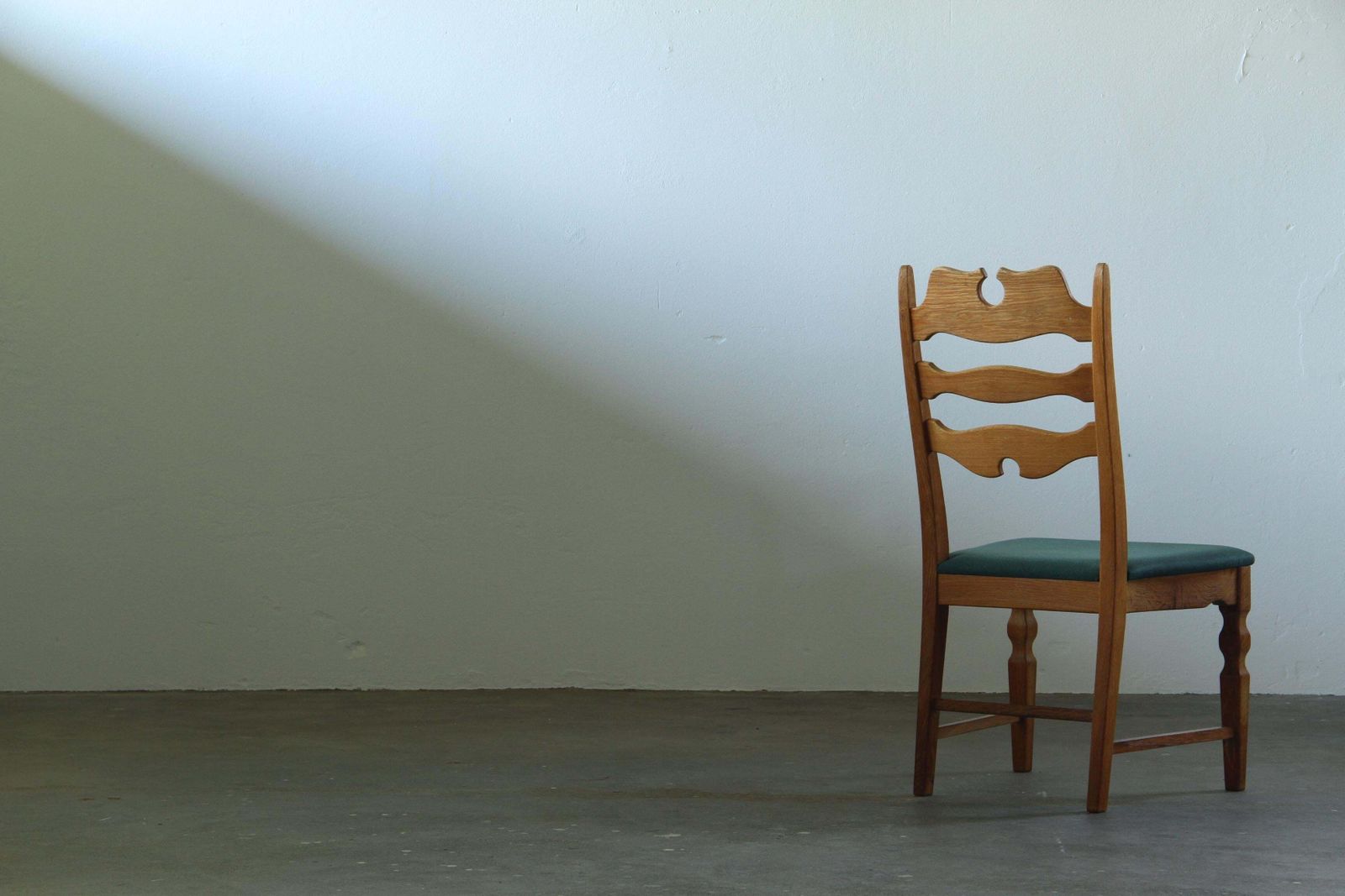 Furniture Vintage Set Of Razorblade Dining Chairs High Back, Henning Kjærnulf Denmark 60s photo