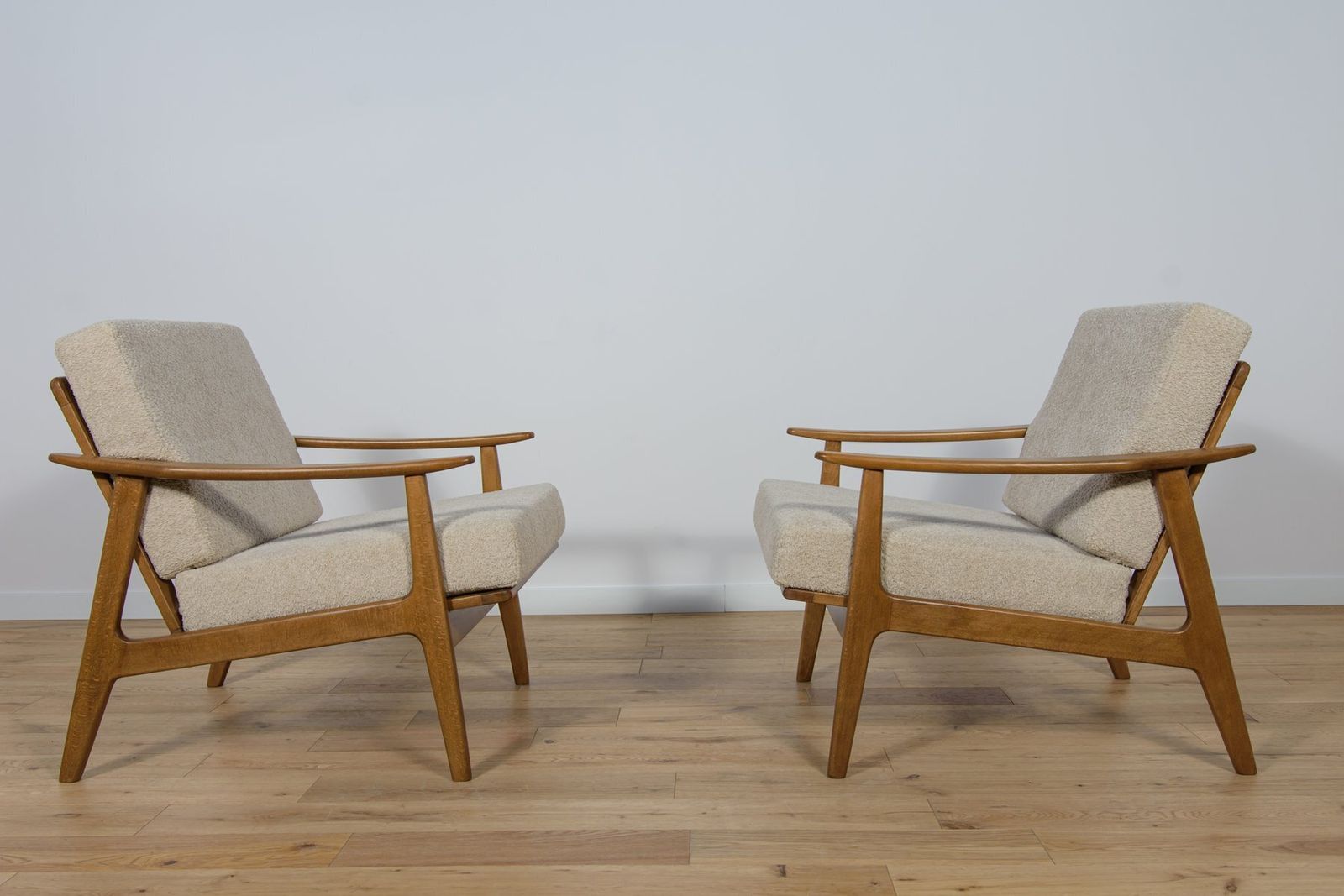 Mid Century Modern Polish Model 5825 Chairs, 1960s, Set Of 2 photo Furniture