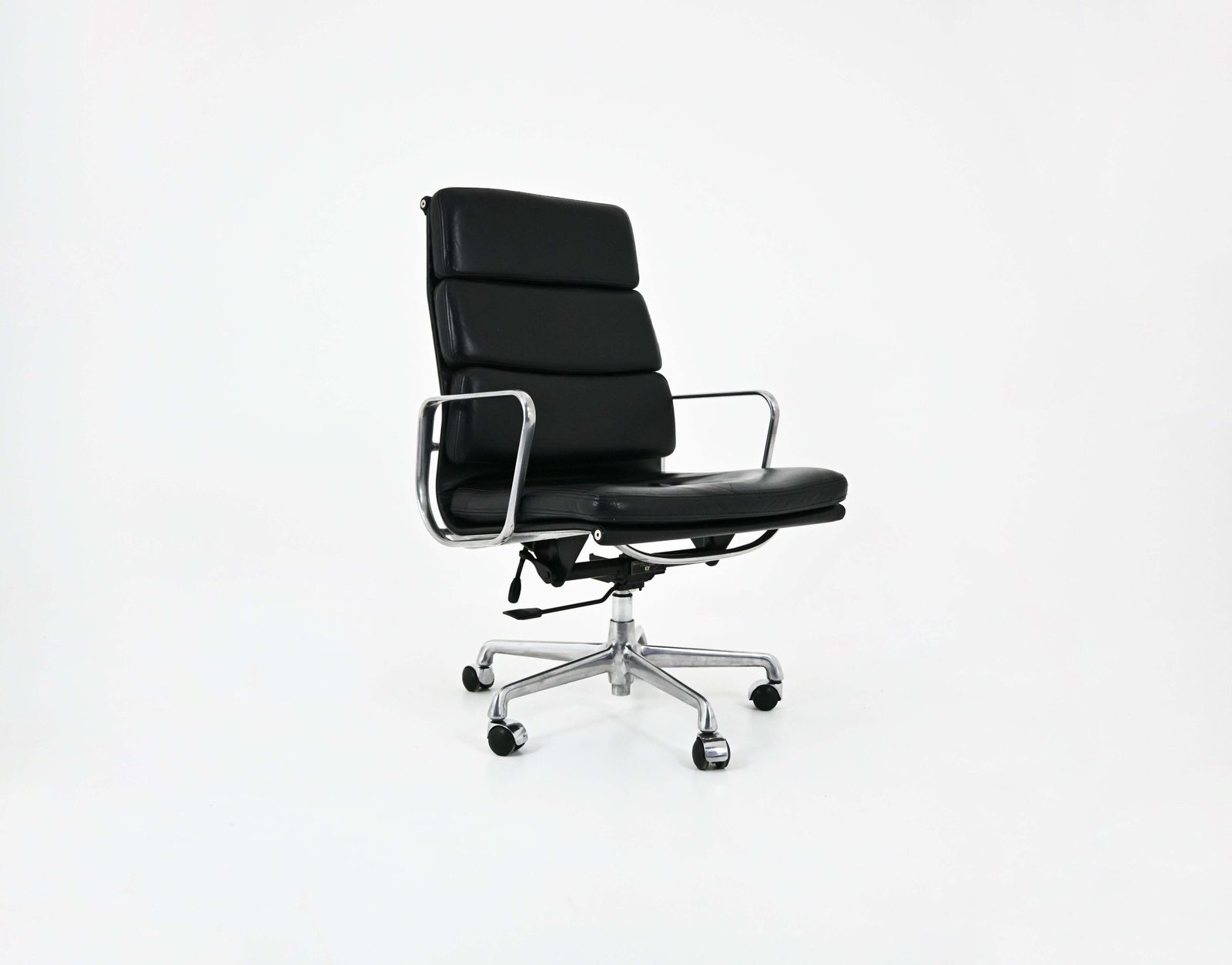 Ea 216 Soft Pad Desk Chair By Charles & Ray Eames For Icf, 1970s photo furniture