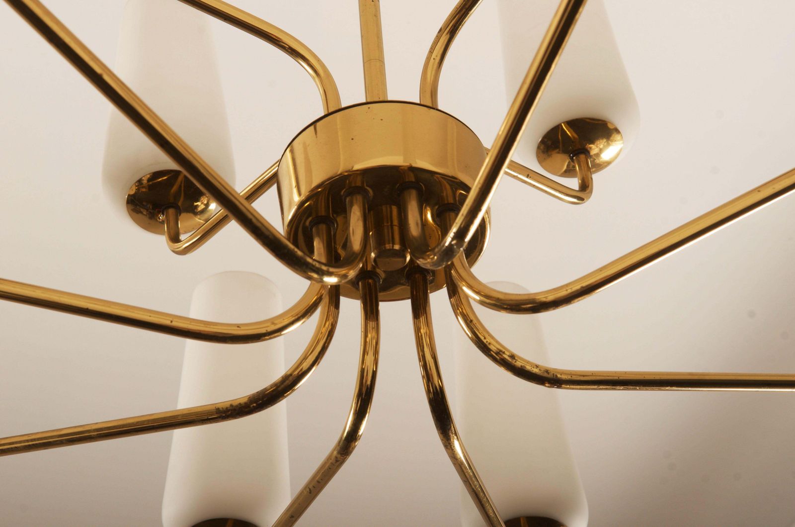photo for sale Grote zeldzame mid-century messing en opaalglaze hanglamp van Rupert Nikoll