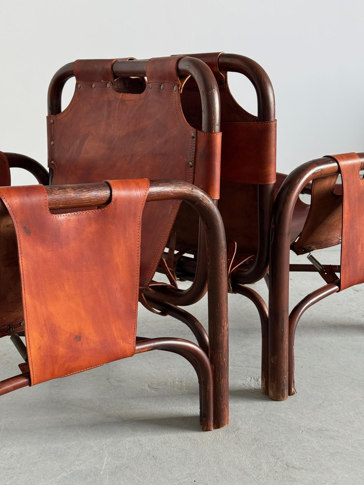 photo vintage Tito Agnoli Leather Safari Chairs For Bonacina