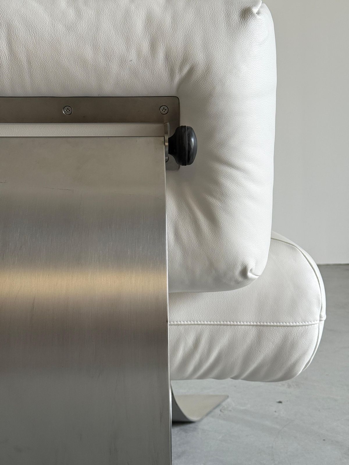 photo for sale Oscar Niemeyer ‘Alta’ Lounge Chair & Ottoman