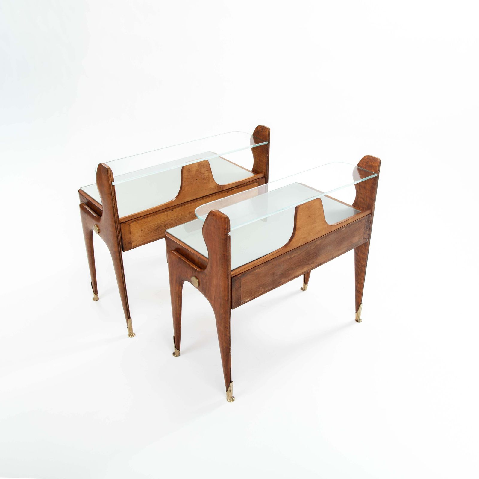 photo vinterior Pair Of Italian Mid Century Light Footed Bed Side Tables Elm Glass Brass 1950s