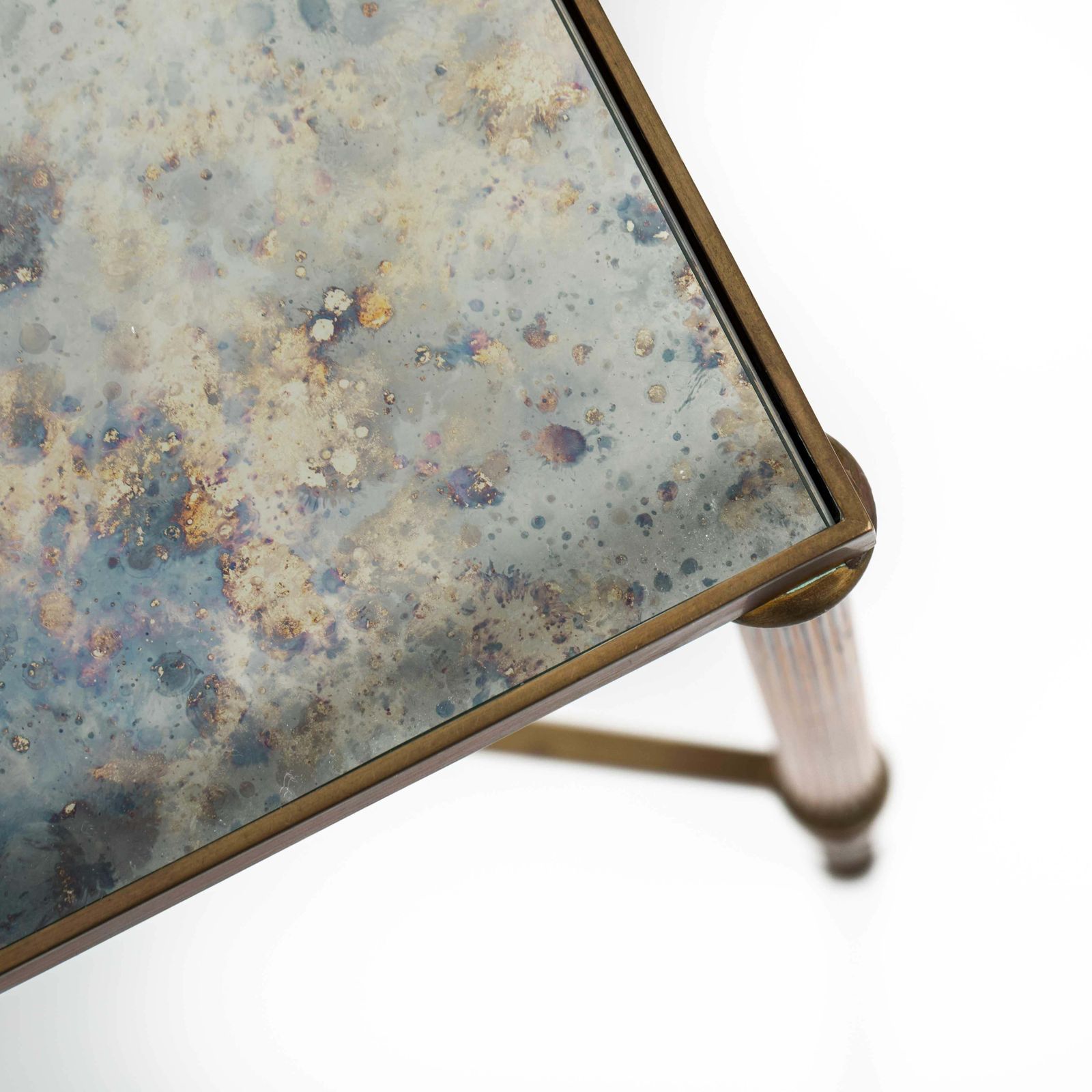 photo vinterior Set Of French Mid Centruy Neoclassical Brass And Mirrored Glass Nessting Tables