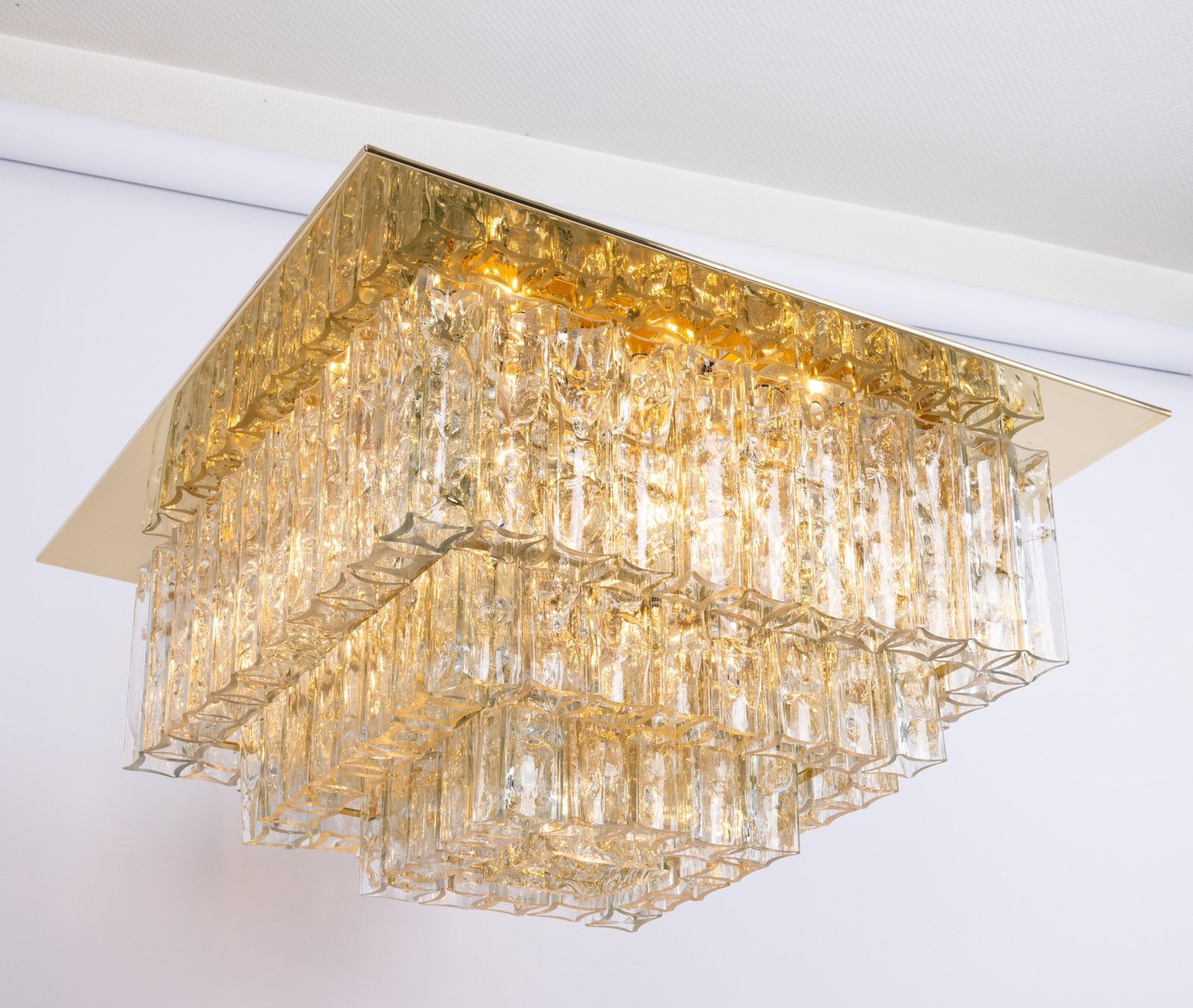 Grote Murano glazen plafondlamp met messing, Doria, Duitsland, ca. jaren 1960 photo for sale