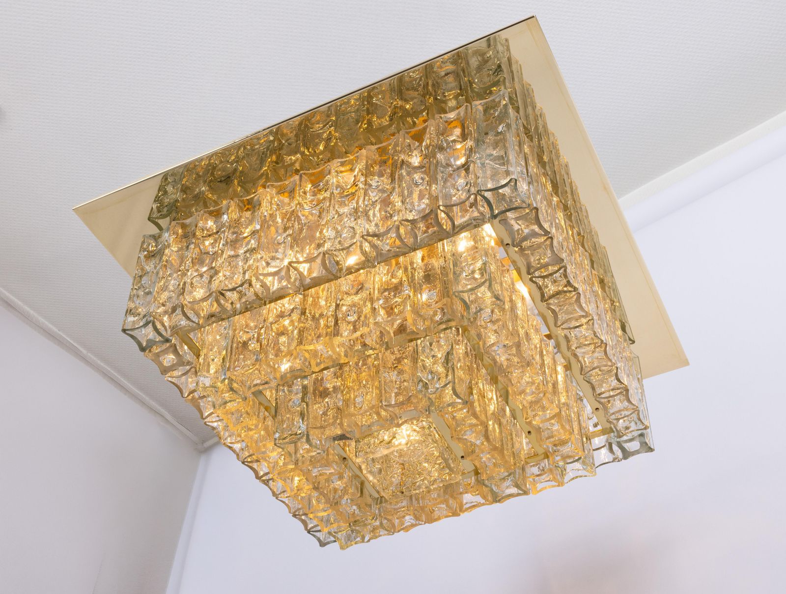 photo vinterior Grote Murano glazen plafondlamp met messing, Doria, Duitsland, ca. jaren 1960
