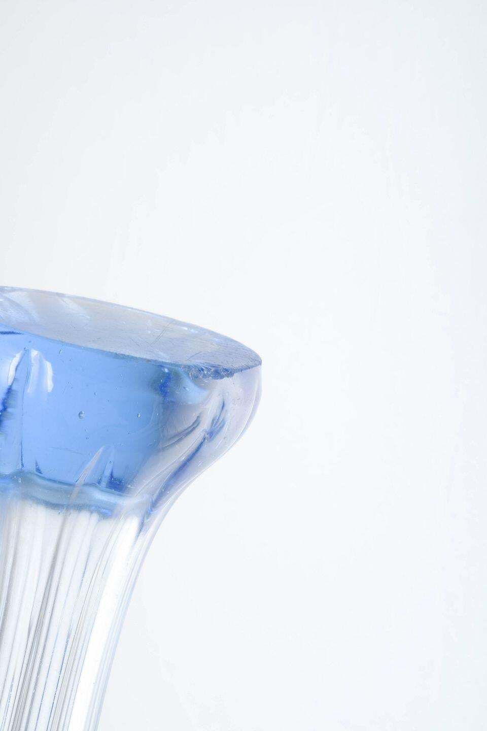 Verre de studio suédois. Ensemble de trois vases en tons bleus et roses, années 1970. photo Décoration