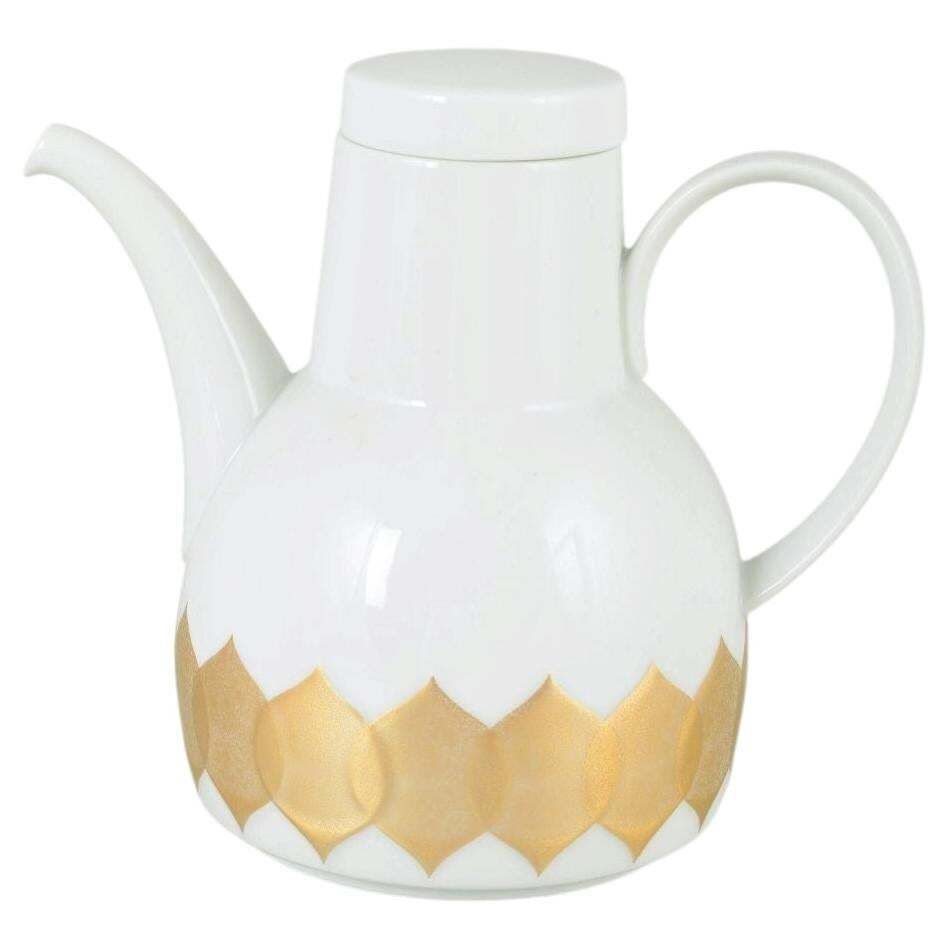 Rosenthal Studio Line. Cafetière en porcelaine à glaçure blanche et décor doré.