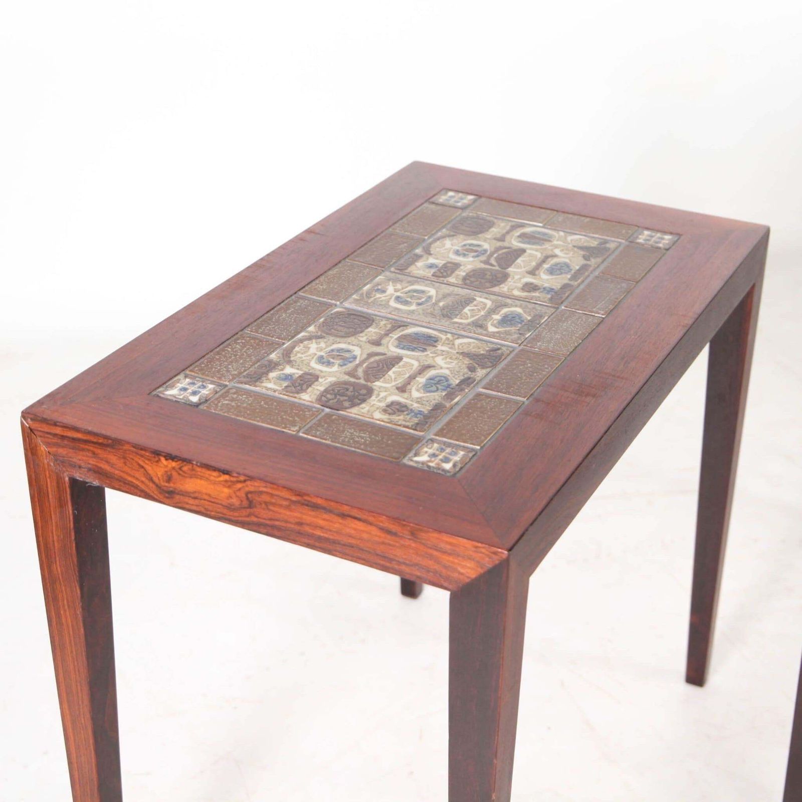 photo vintage Set Of 3 Rosewood And Ceramic Low Tables