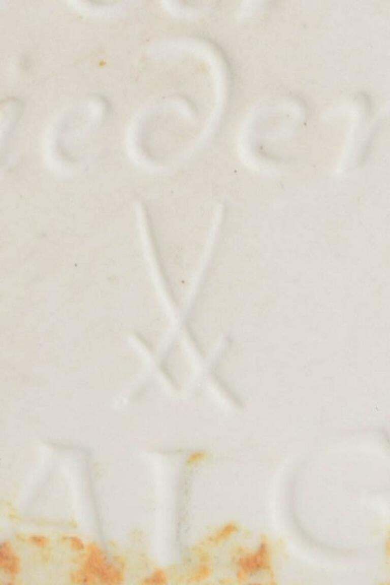 Meissen. Oval Relief Plaque In Biscuit Porcelain With Female Profile Portrait. photo Art