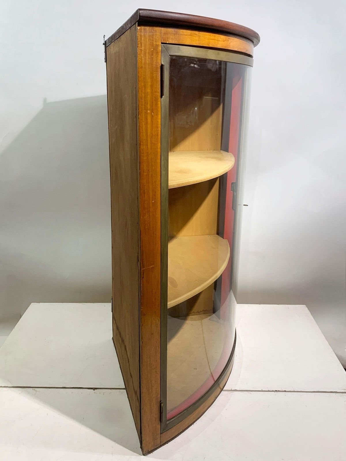 2nd Unit Of Mid Century Modern Curved Glass Corner, Circa 1960's photo vinterior