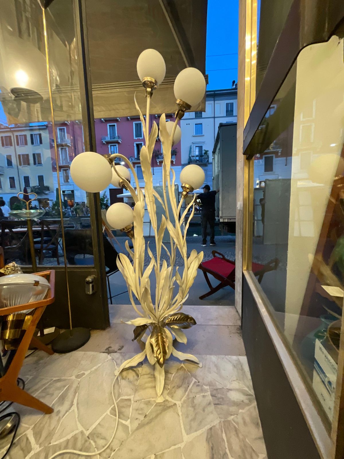 Floor Lamp   White Lacquered Metal é White Glass Spheres .Italia 1970 photo buy