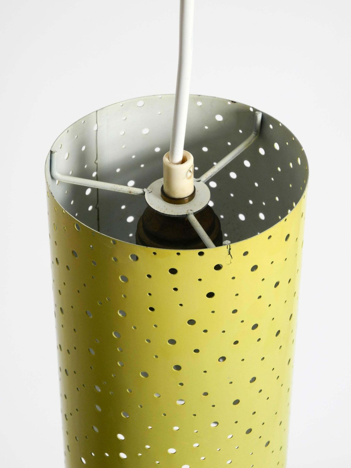 photo vinterior 50s Pendant Lamp In Perforated Metal, Mustard Yellow, Ernest Igl For Hillebrand