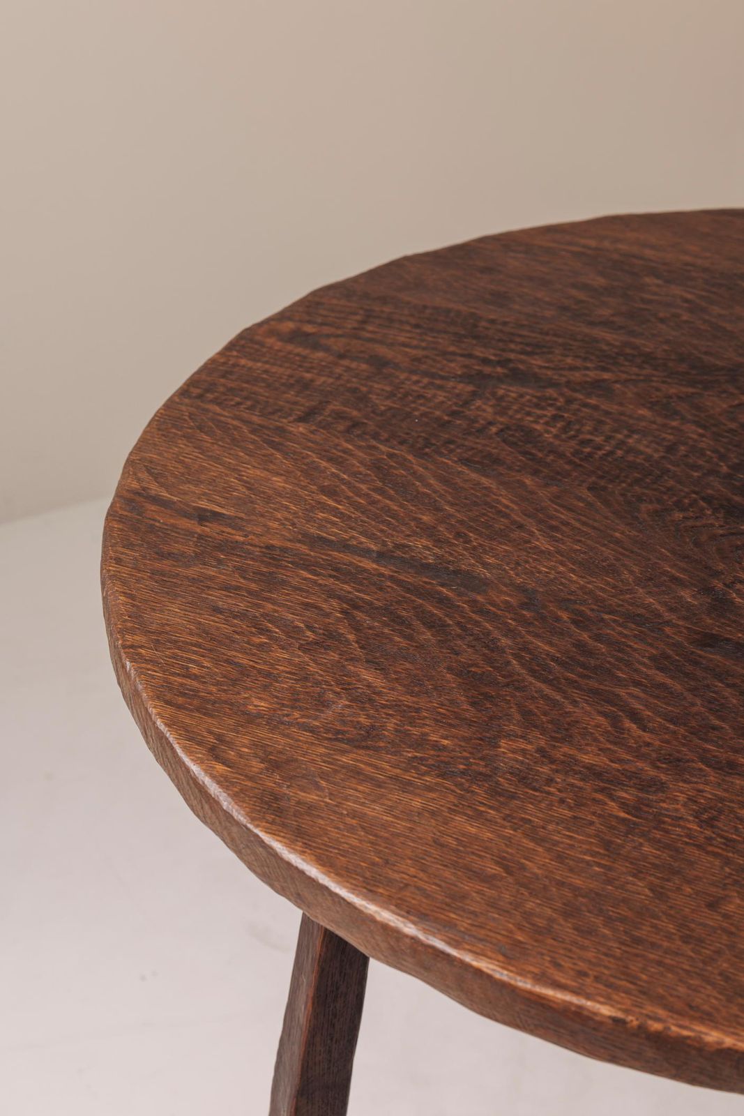 Ronde massief eiken eettafel, ca. jaren 1950, Frans vakmanschap photo Meubels