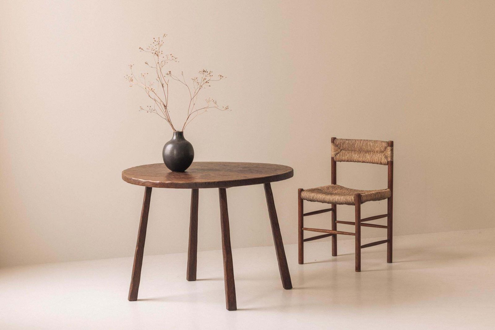 Ronde massief eiken eettafel, ca. jaren 1950, Frans vakmanschap photo vintage