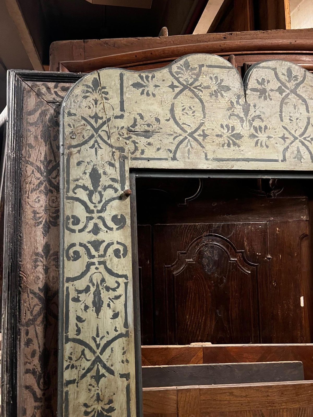 Lacquered Wood Portal, Italy photo 2507.0