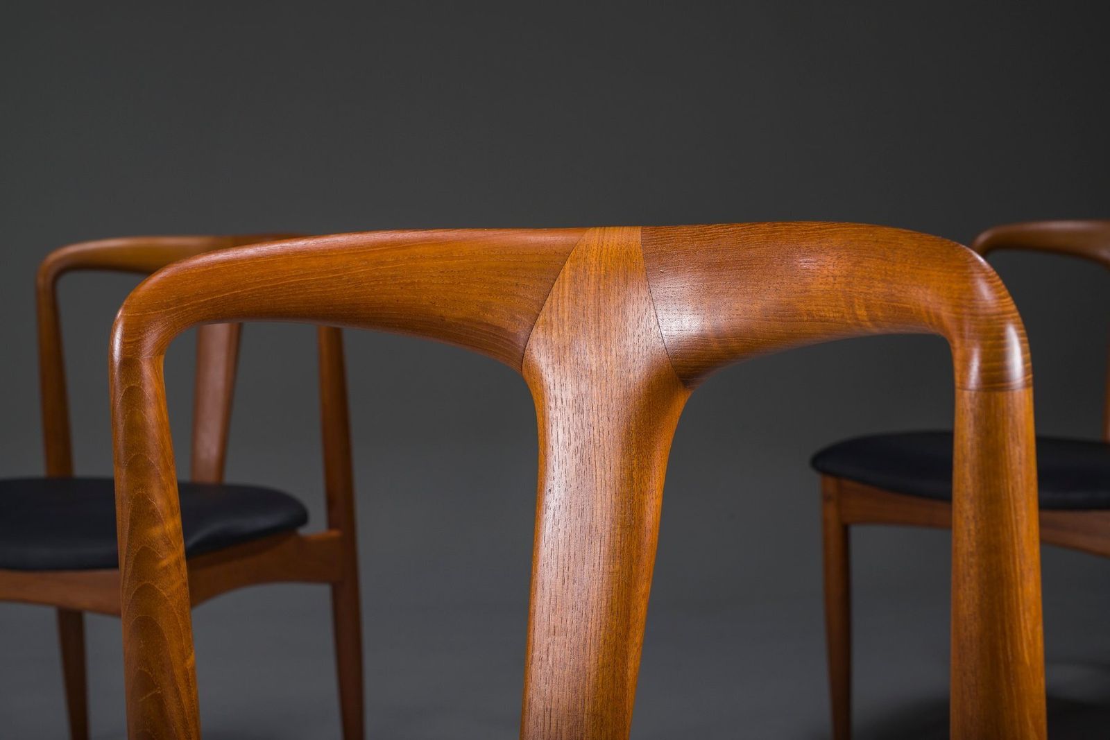 4527.0 Juliane Dining Chairs In Teak And Black Leather By Johannes Andersen For Uldum Møbelfabrik, Denmark, 1960s, Set Of 6 photo