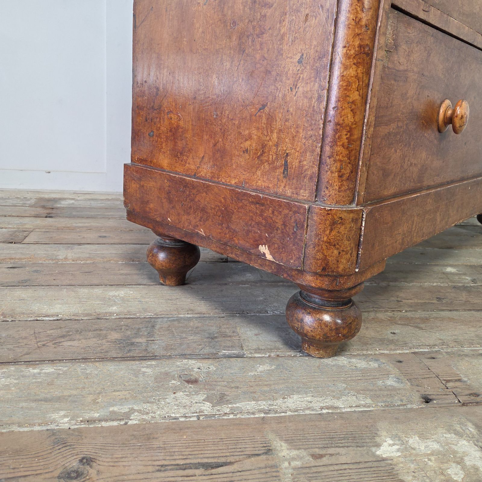 photo furniture Large Victorian Pine Chest Of Drawers